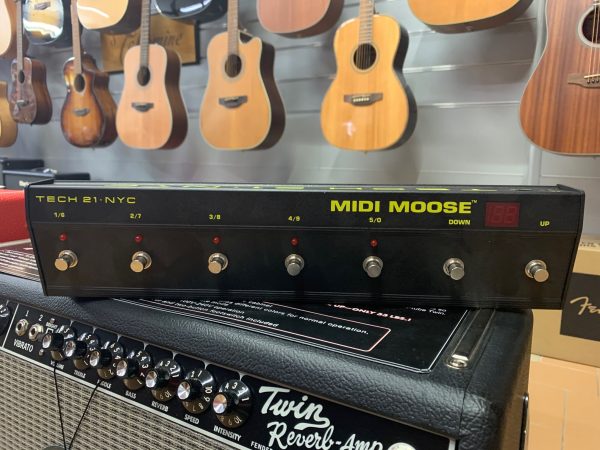 Tech 21 Midi Moose Pedalboard
