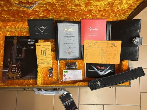Fender Custom Shop Limited Roasted 1961 Stratocaster Super Heavy Relic Aged Black Over 3 Color Sunburst 2022 - immagine 7